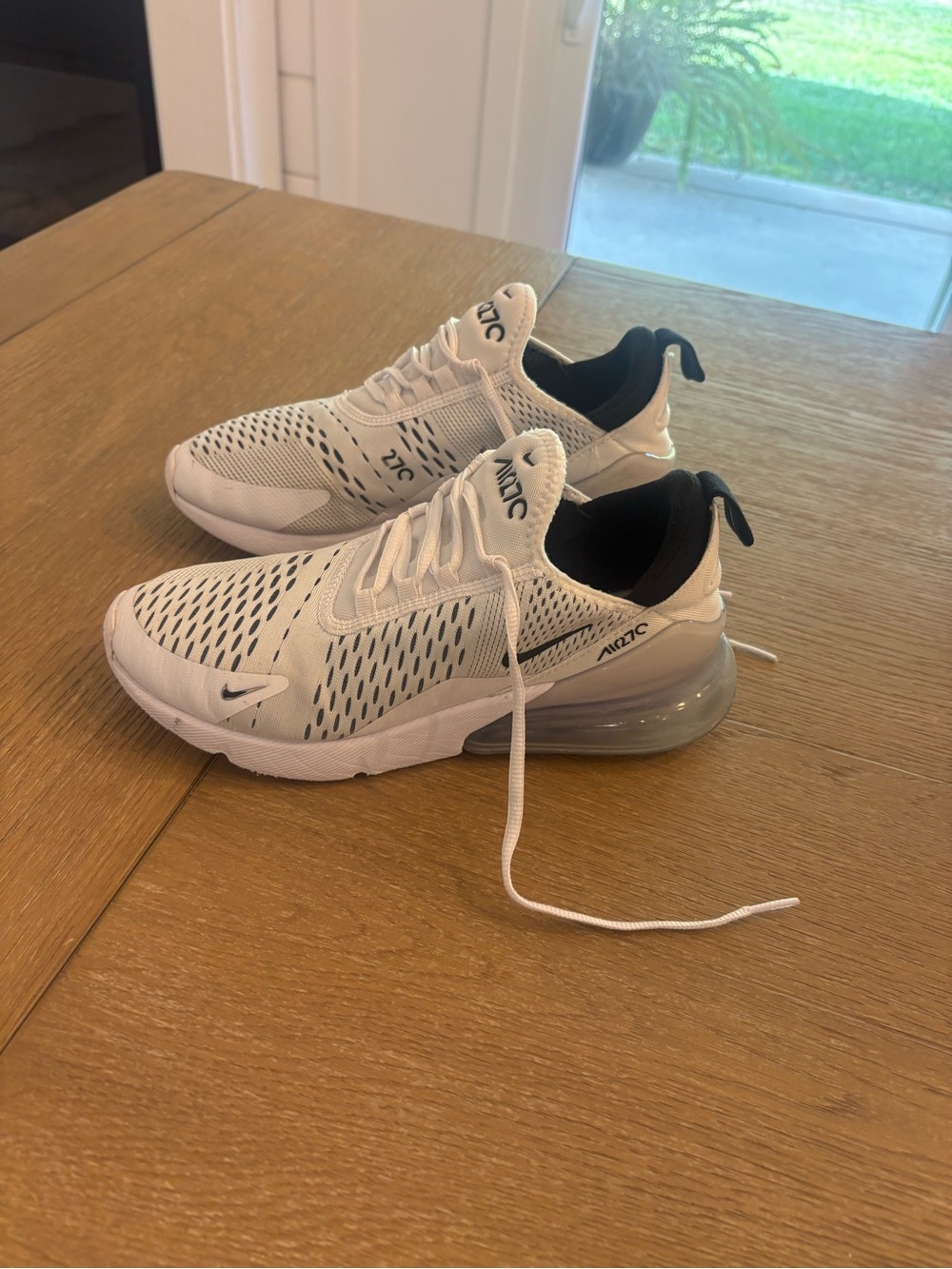 Nike woman’s Air Max 270 Sneakers - White/Black size 8